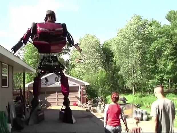ساخت ربات 7 متری از خودروهای اوراقی!